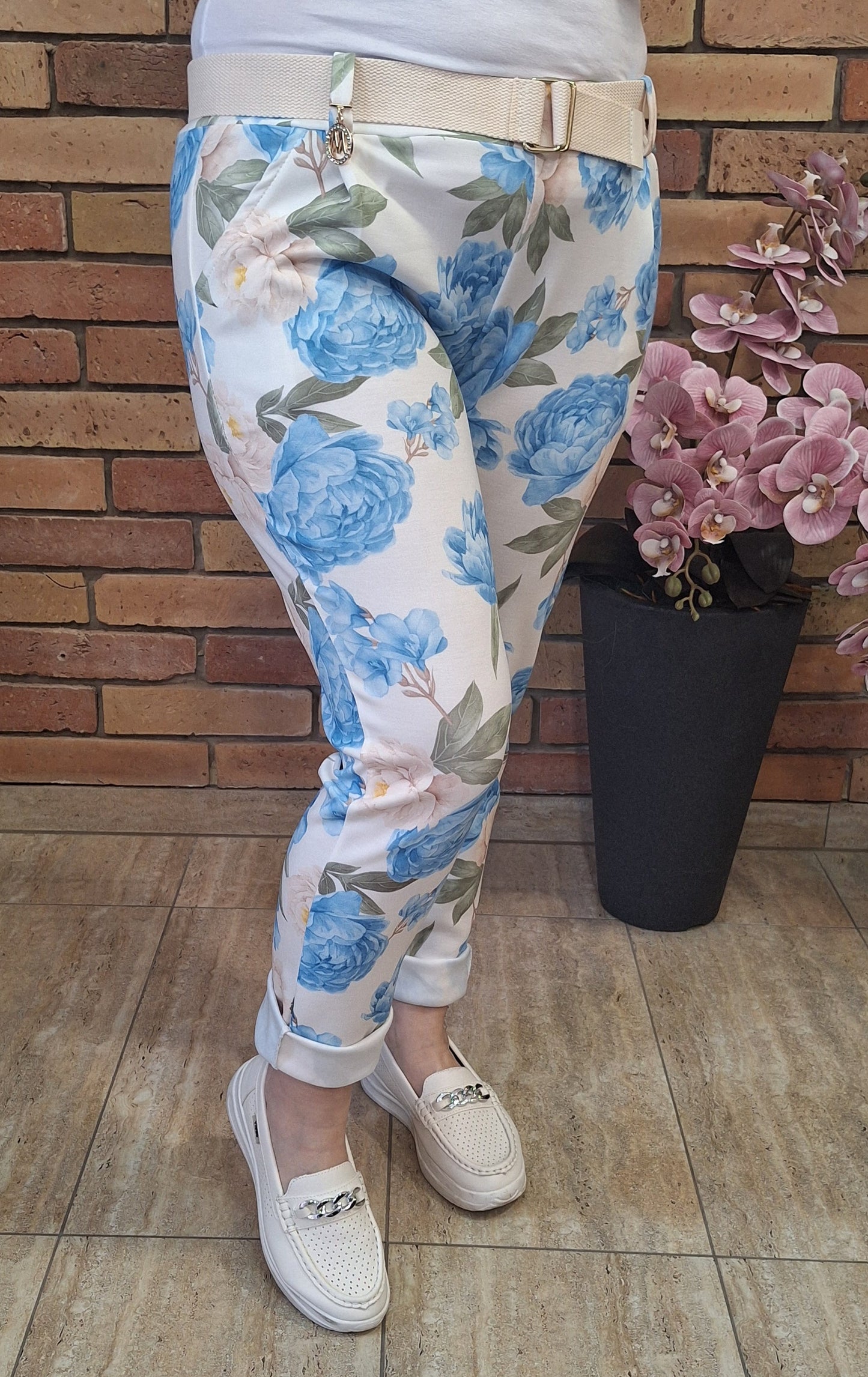 Tavaszi virágos nadrág