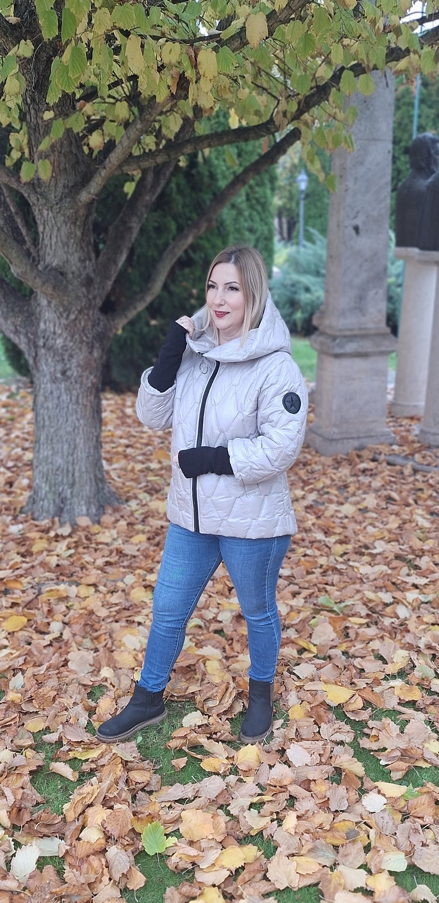 Rövid,passzés ujjú dzseki