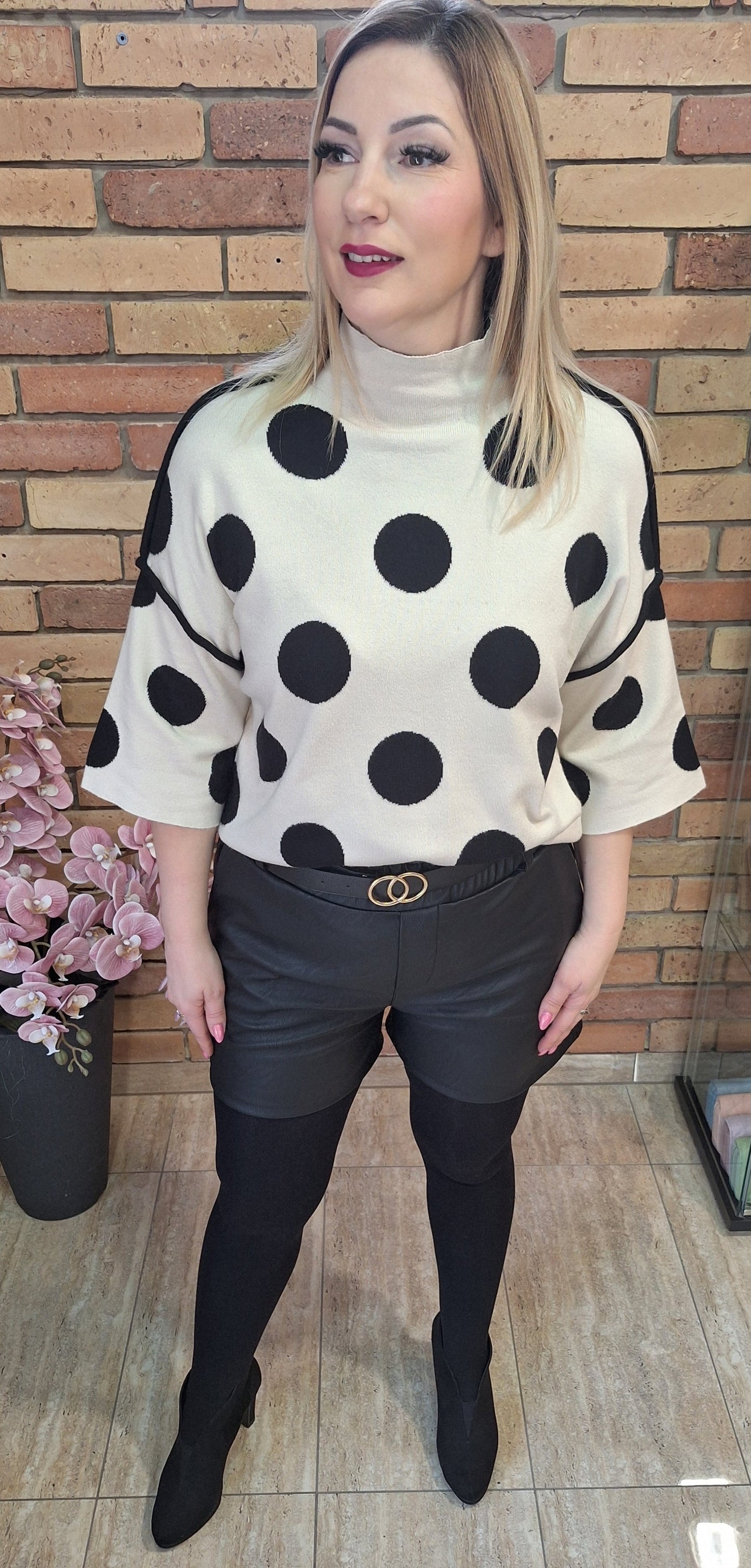 Extra puha pöttyös felső