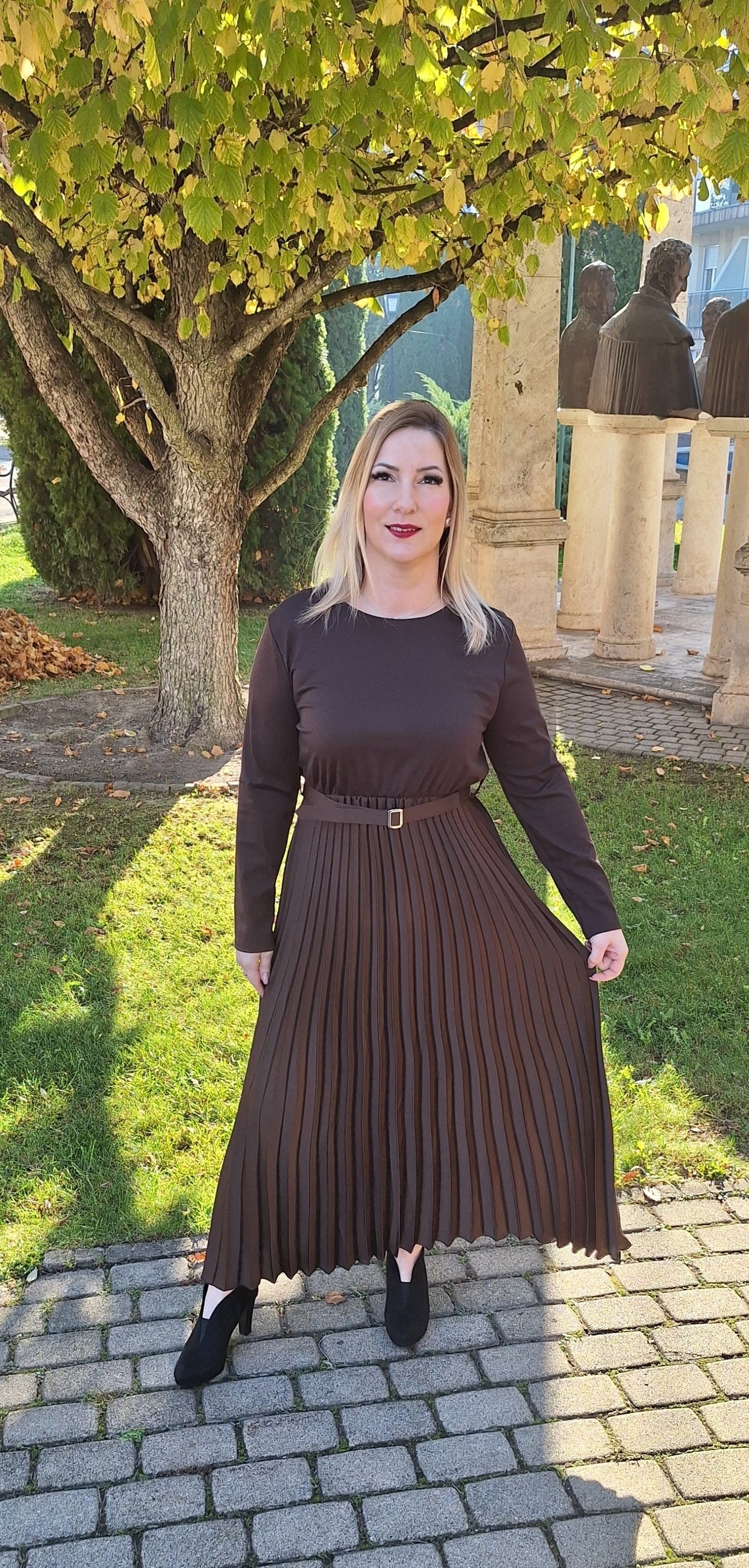 Plisszírozott maxiruha