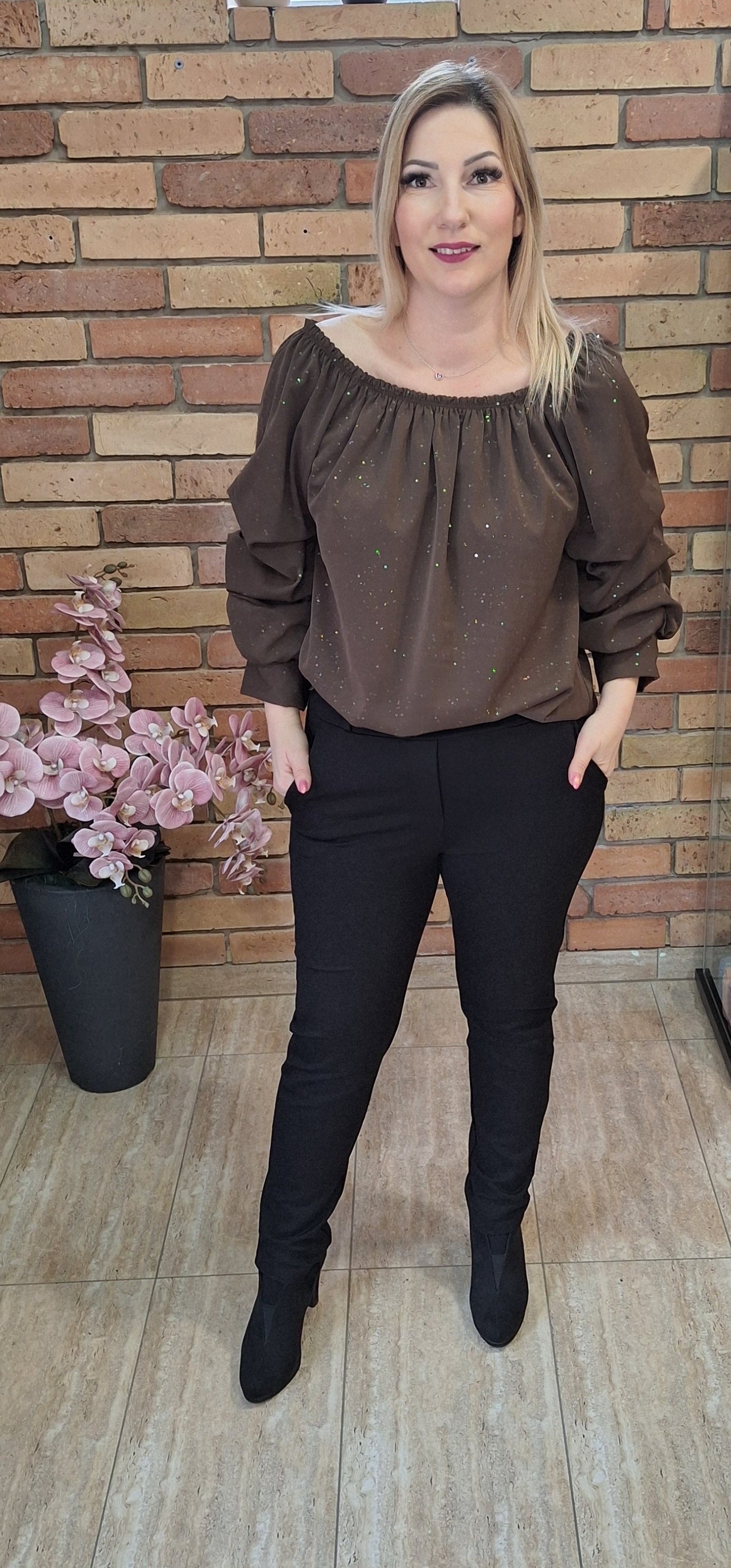 Anyagában csillámos felső