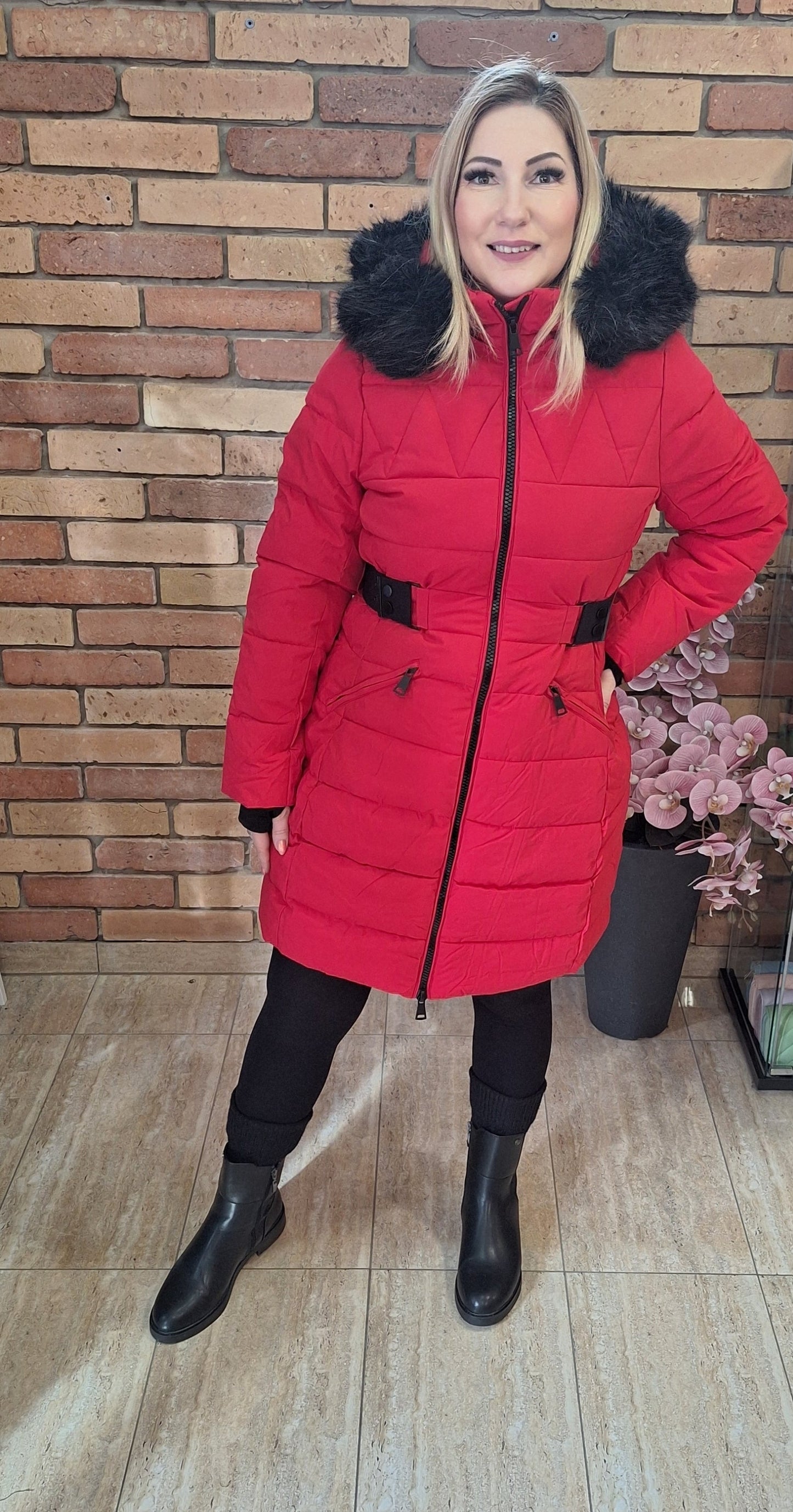 Piros, karcsúsított kabát